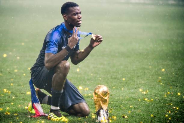 持高昂的斗 持高昂的斗